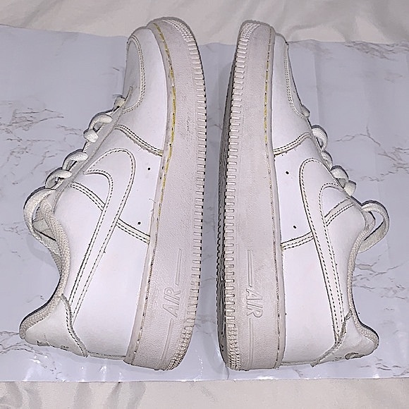 Nike AF1 Air Force One classic white sneakers size 6.5Y - Picture 4 of 7
